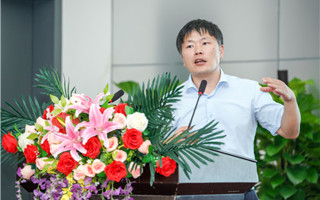 大连东软信息学院余庆军教授到世界杯官网作TOPCARES课程体系设计报告