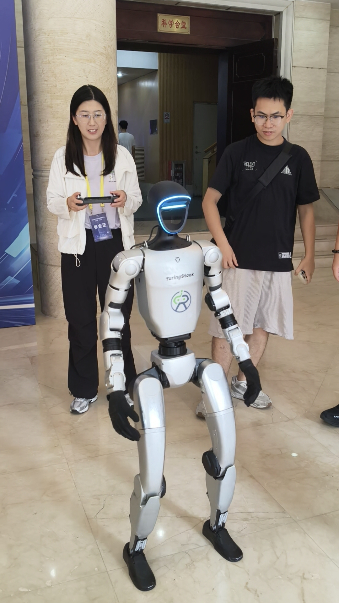 d447065f4c33436ab8ab93fe3c442f25.jpeg