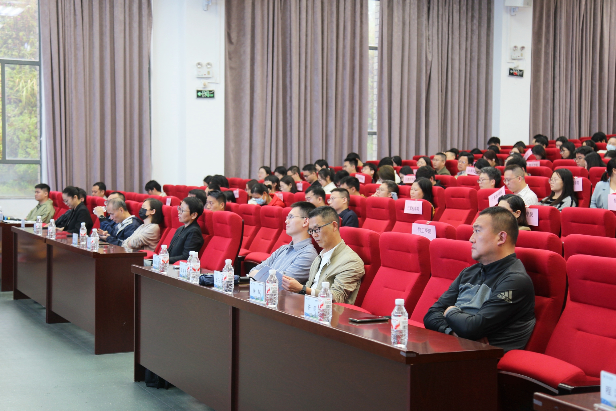 a4aeb419c96349749ebeade4d911f657.jpg