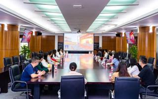 踔厉奋发 勇毅前行 团结奋斗——2026世界杯官方合作网站组织师生收听收看中国共产党第二十次全国代表大会开幕会