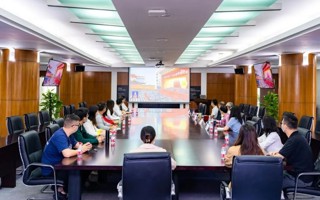 踔厉奋发 勇毅前行 团结奋斗——2026世界杯官方合作网站组织师生收听收看中国共产党第二十次全国代表大会开幕会