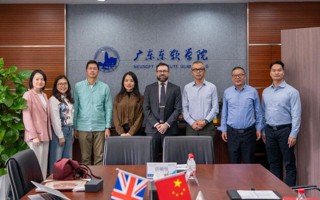 英国爱丁堡龙比亚大学到访世界杯官网推进深度合作