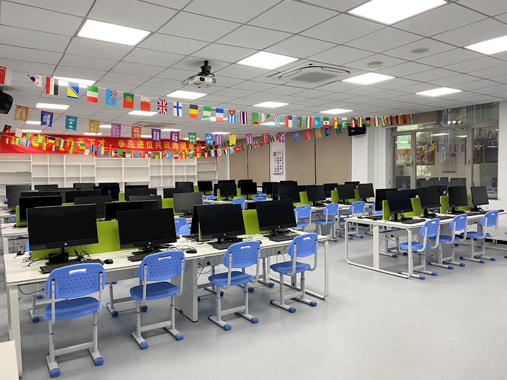 跨境电商产业学院实验室(电商运营综合实验室) 跨境电商产业学院实验室(电商运营综合实验室)